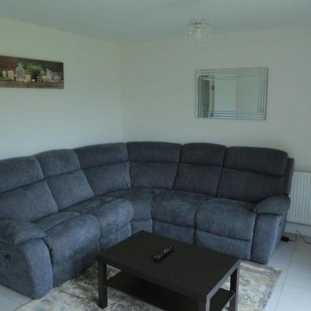 Beautiful New Family Home Leeds  Extérieur photo